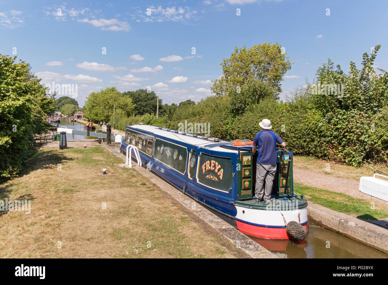 Giornata d'estate sul Shropshire Union Canal a Wheaton Aston Lock, Shropshire, Inghilterra, Regno Unito Foto Stock