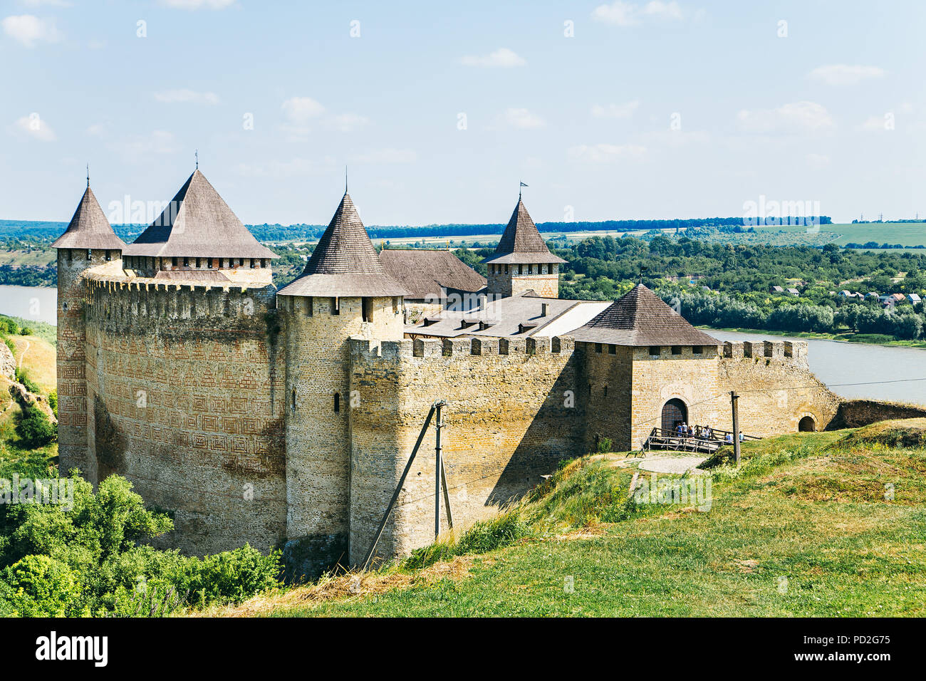 Fortezza Medievale del Khotyn città Ucraina occidentale. Il castello è la settima meraviglia dell'Ucraina. Giugno Khotyn 27.2015. L'Ucraina Foto Stock