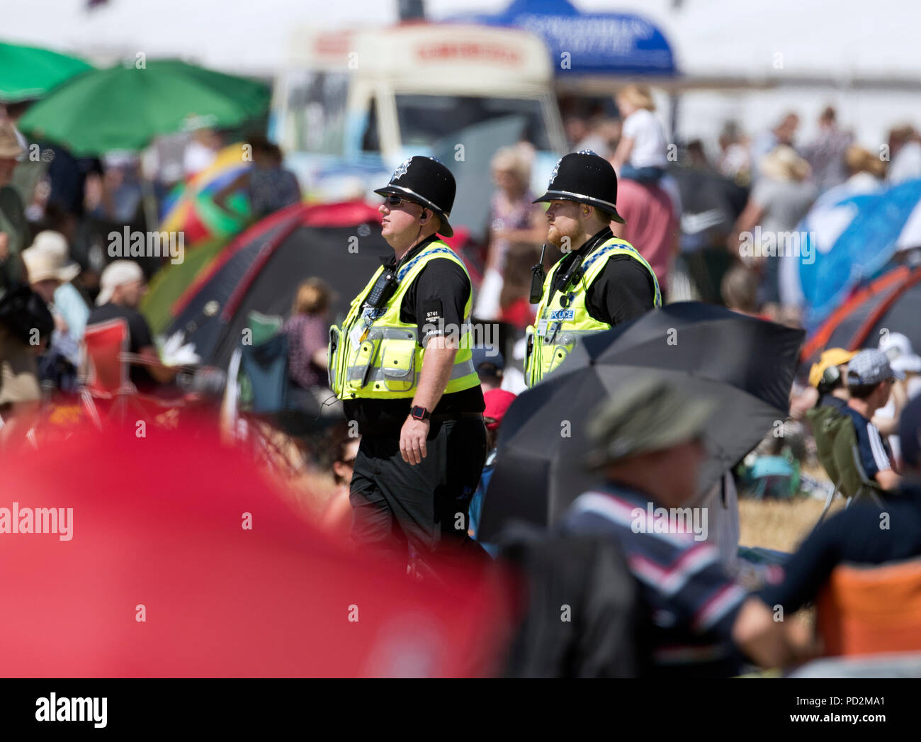 I funzionari di polizia sul dazio in calore al 2018 RAF RIAT ,Fairford,Gloucestershire, UK Foto Stock