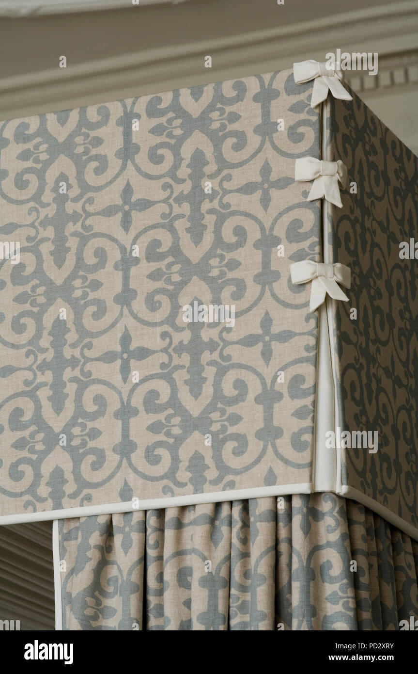 Close-up di tessuto sul letto a baldacchino Foto Stock