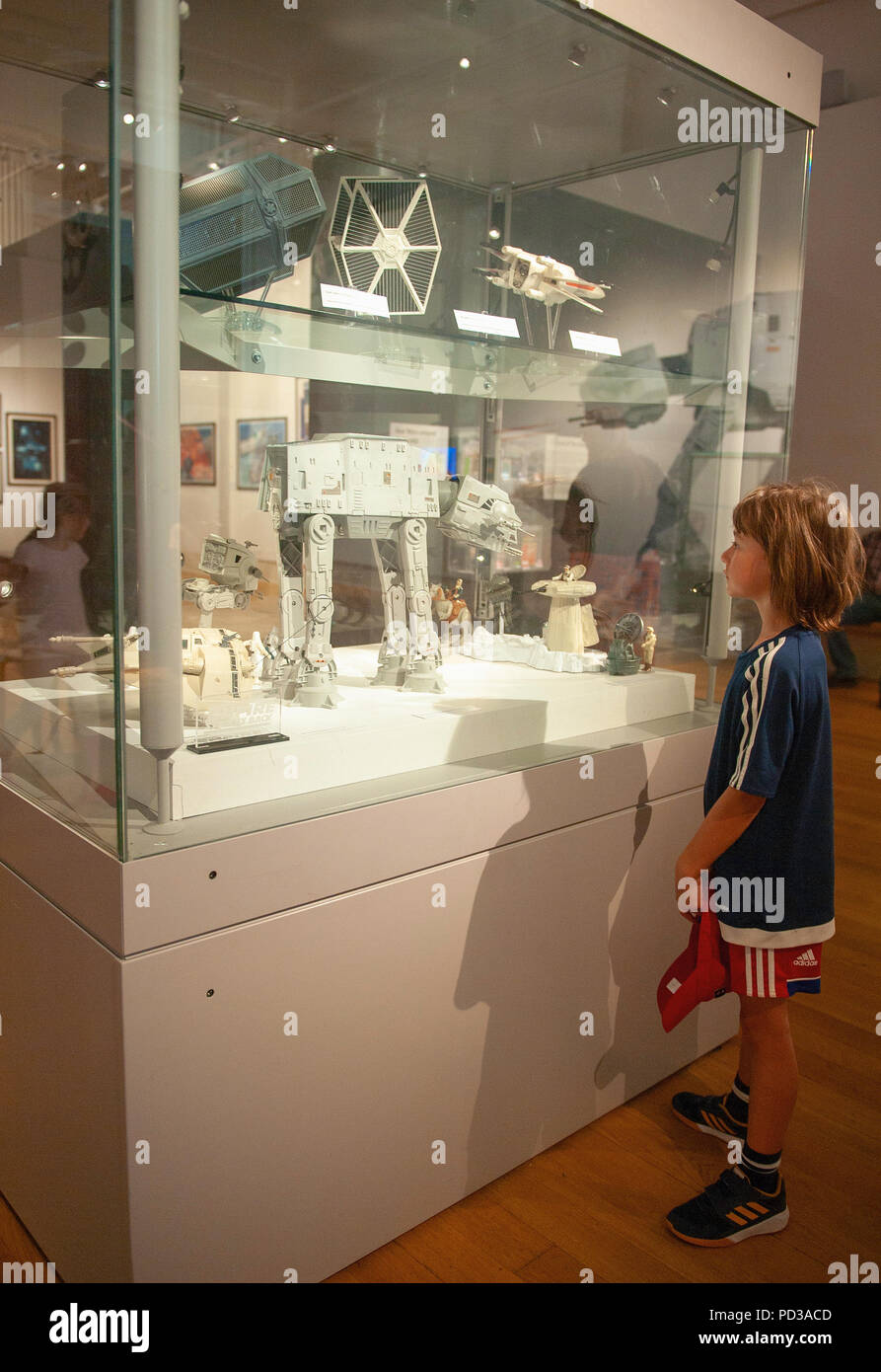 Possono i giocattoli di essere con voi. Star Wars giocattoli e film mostra a New Walk Museum, Leicester. Foto Stock