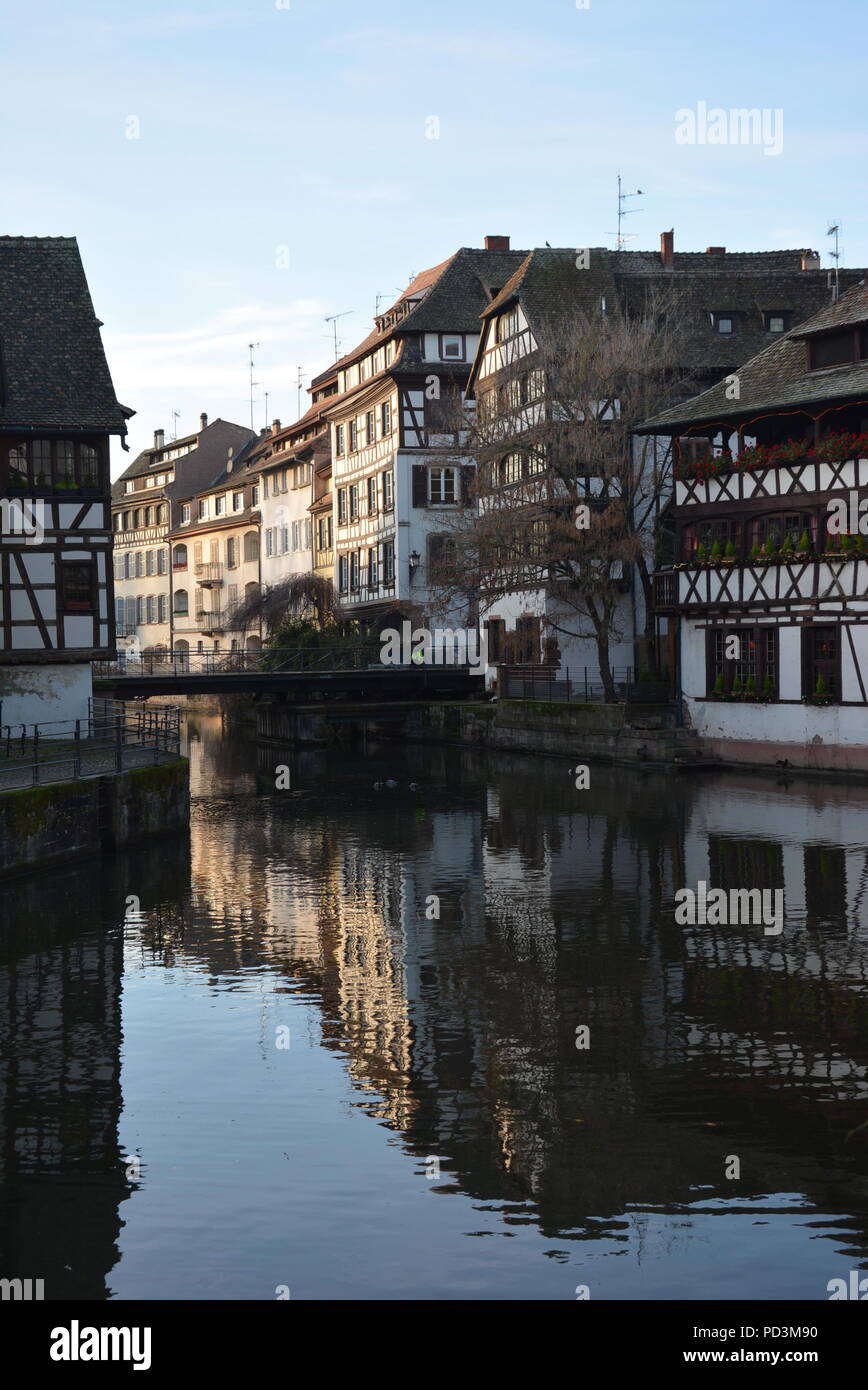 Riflessioni sul Reno, Strasburgo, Francia Foto Stock