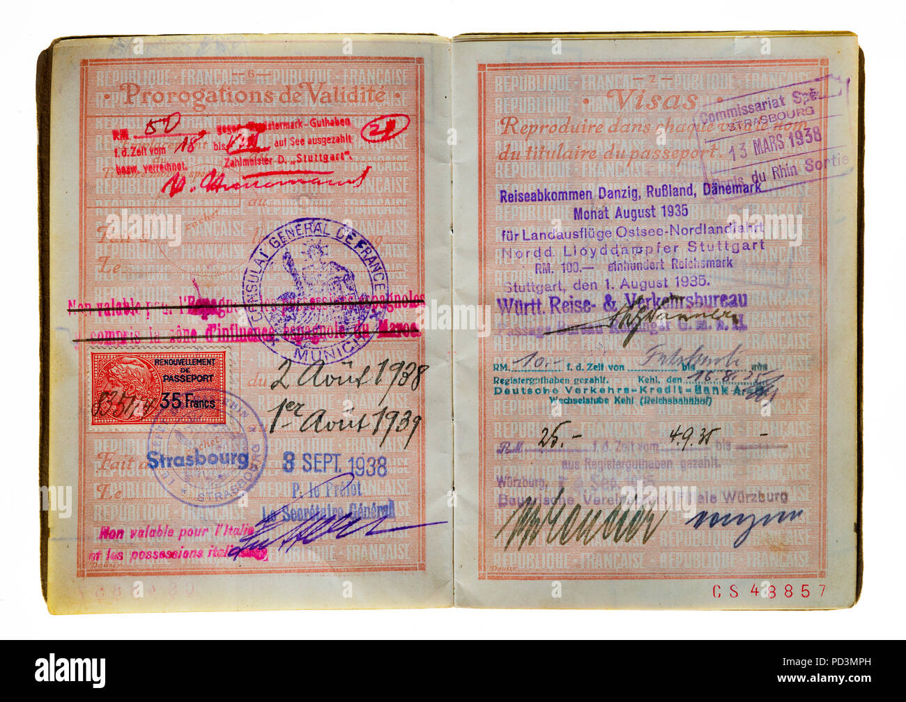 1935's vintage passaporto francese, pagine con 1938 data di rinnovo e il tedesco agenzia di viaggi visa marchio timbro, Foto Stock