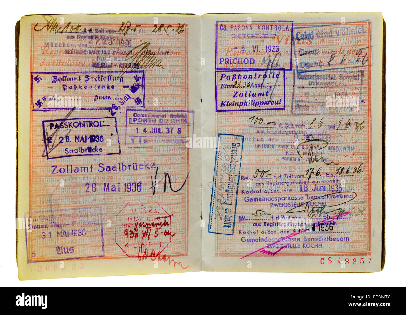 1935's vintage passaporto francese, pagine con 1936 tedeschi e austriaci di visti timbri marchi, Foto Stock