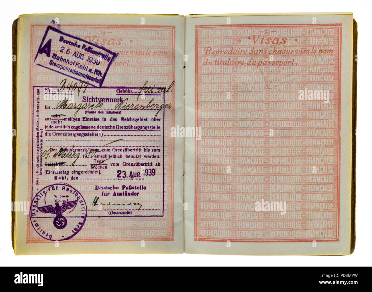 1935's vintage passaporto francese, pagina con 23 agosto 1939 visti tedesco timbri marchi, Foto Stock