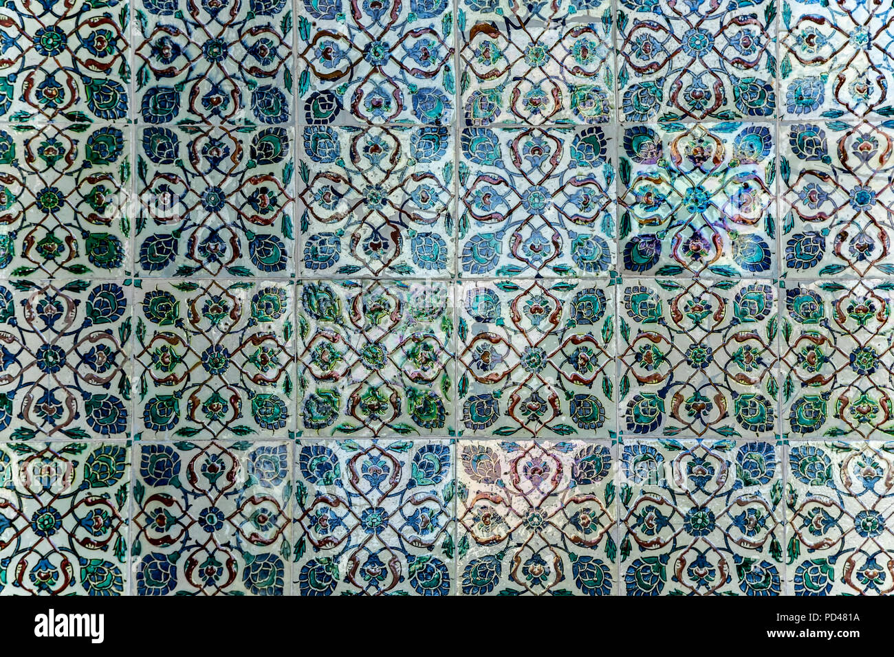 Parete decorativa piastrella, Harem, Il Palazzo di Topkapi, Istanbul, Turchia Foto Stock