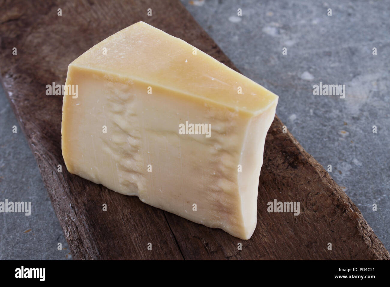 Pieno di grasso formaggi stagionati Foto Stock