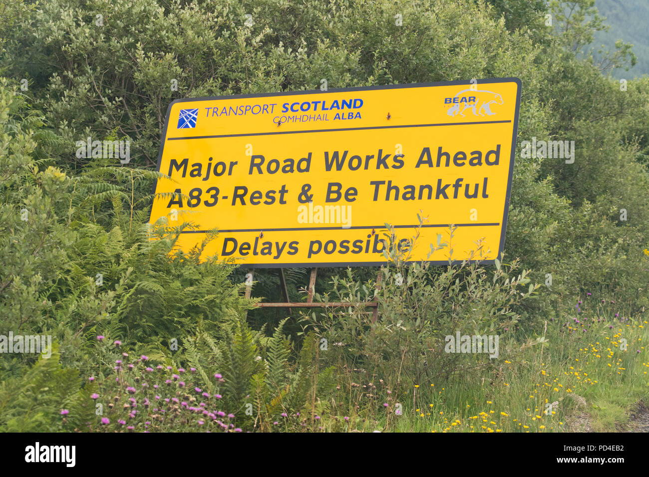 Il resto e essere grati opere stradali segno, A83 Road, Scotland, Regno Unito Foto Stock