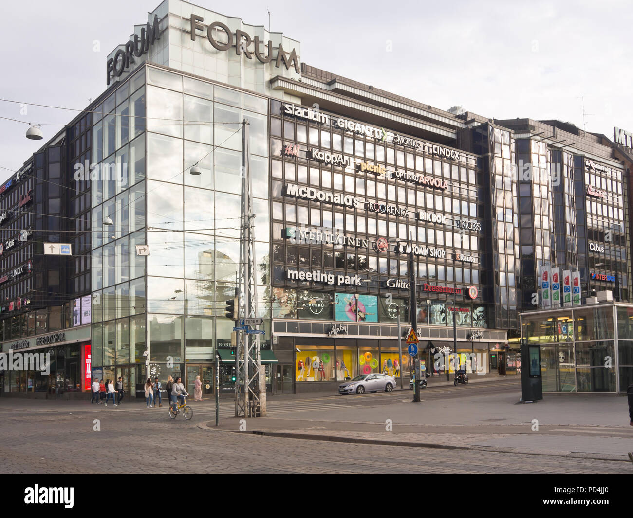 Forum shopping center nel centro della capitale finlandese di Helsinki, il cibo e la moda sotto un unico tetto Foto Stock