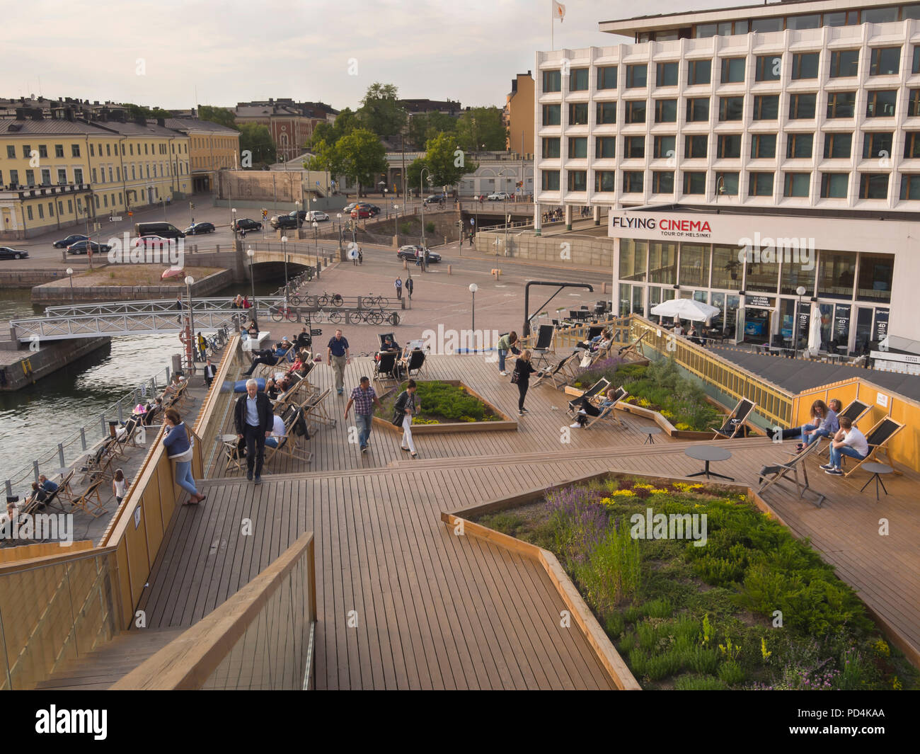 Allas mare Piscina, ristorante e sun deck e dal punto di vista del porto centrale accanto a Kauppatori inHelsinki Finlandia Foto Stock