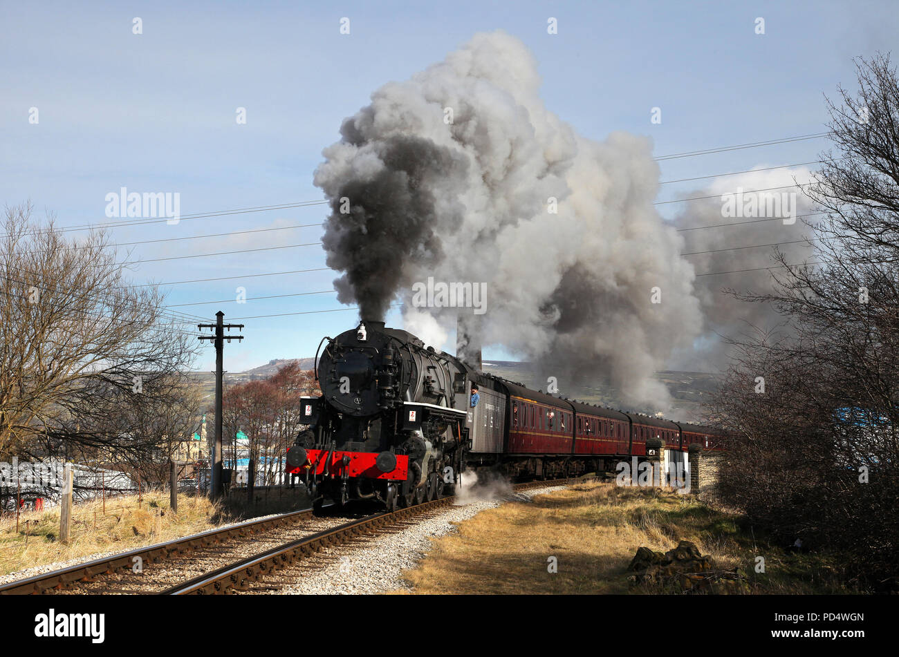 5820 capi lontano da Keighley con il 10.40 a Oxenhope. Foto Stock