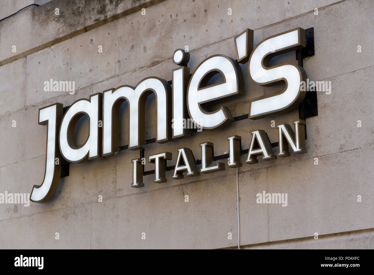 Cartello fuori Jamies ristorante italiano su King Street, Manchester. Foto Stock