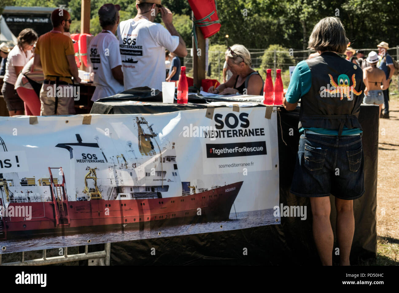 Solidarité, SOS méditerranée,Aquarius, solidarietà, SOS mediterraneo, Aquarius, Festival Bout du Monde 2018 à Crozon Brittany Foto Stock