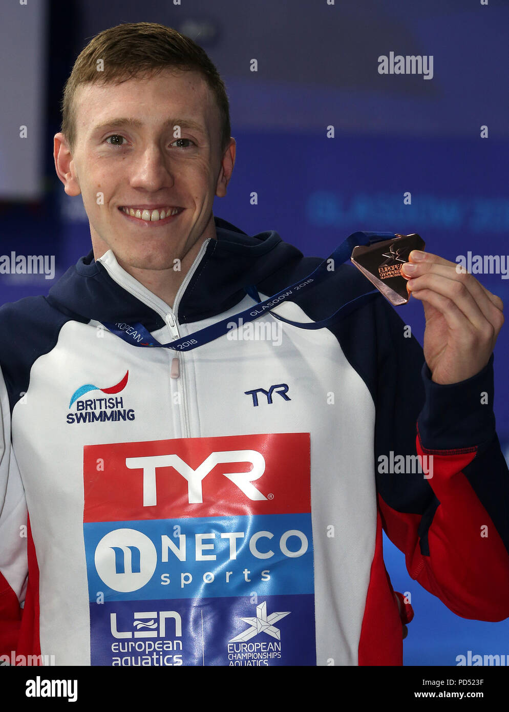 Gran Bretagna Max Litchfield con una medaglia di bronzo per il 200m singoli Medley durante il giorno cinque del 2018 Campionati Europei a Tollcross International centro nuoto, Glasgow. Foto Stock