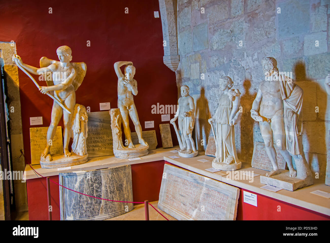 Palma de Mallorca è un resort in città e la capitale dell'isola spagnola di Maiorca (Maiorca) nel Mediterraneo occidentale. La massiccia Santa María cath Foto Stock