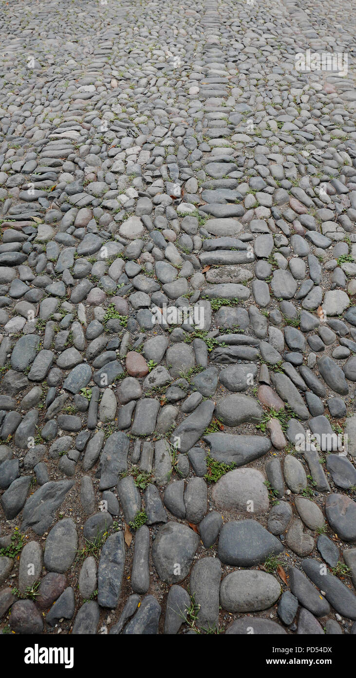 Vista ravvicinata di una strada di pietra-verticale Foto Stock Vista ravvicinata di una strada di pietra-verticale Foto Stock
