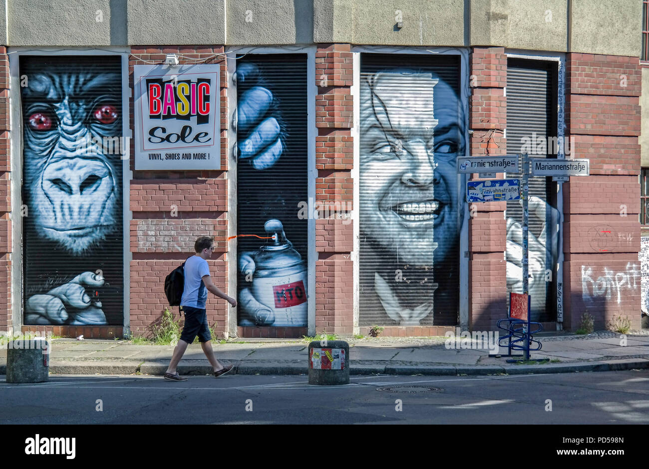 Berlino Kreuzberg, Oraninestr., Graffiti Fassadenkunst Jack Nicholson Foto Stock