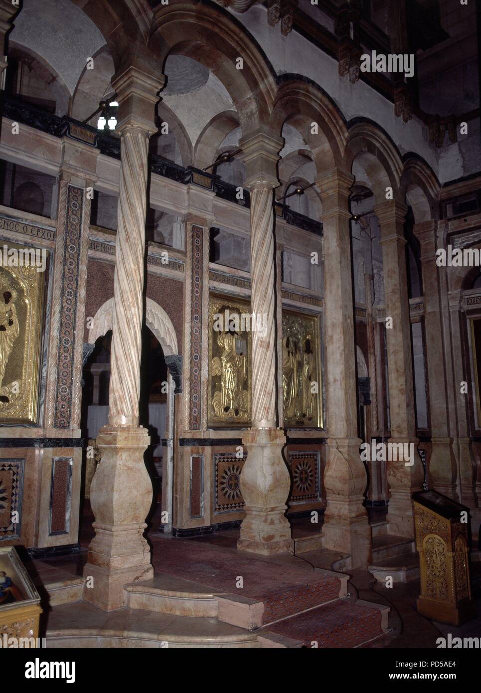 Interno-CATEDRAL ORTODOXA GRIEGA LLAMADA CATHOLICON. Posizione: IGLESIA DEL SANTO SEPULTURA, Gerusalemme, Israele. Foto Stock