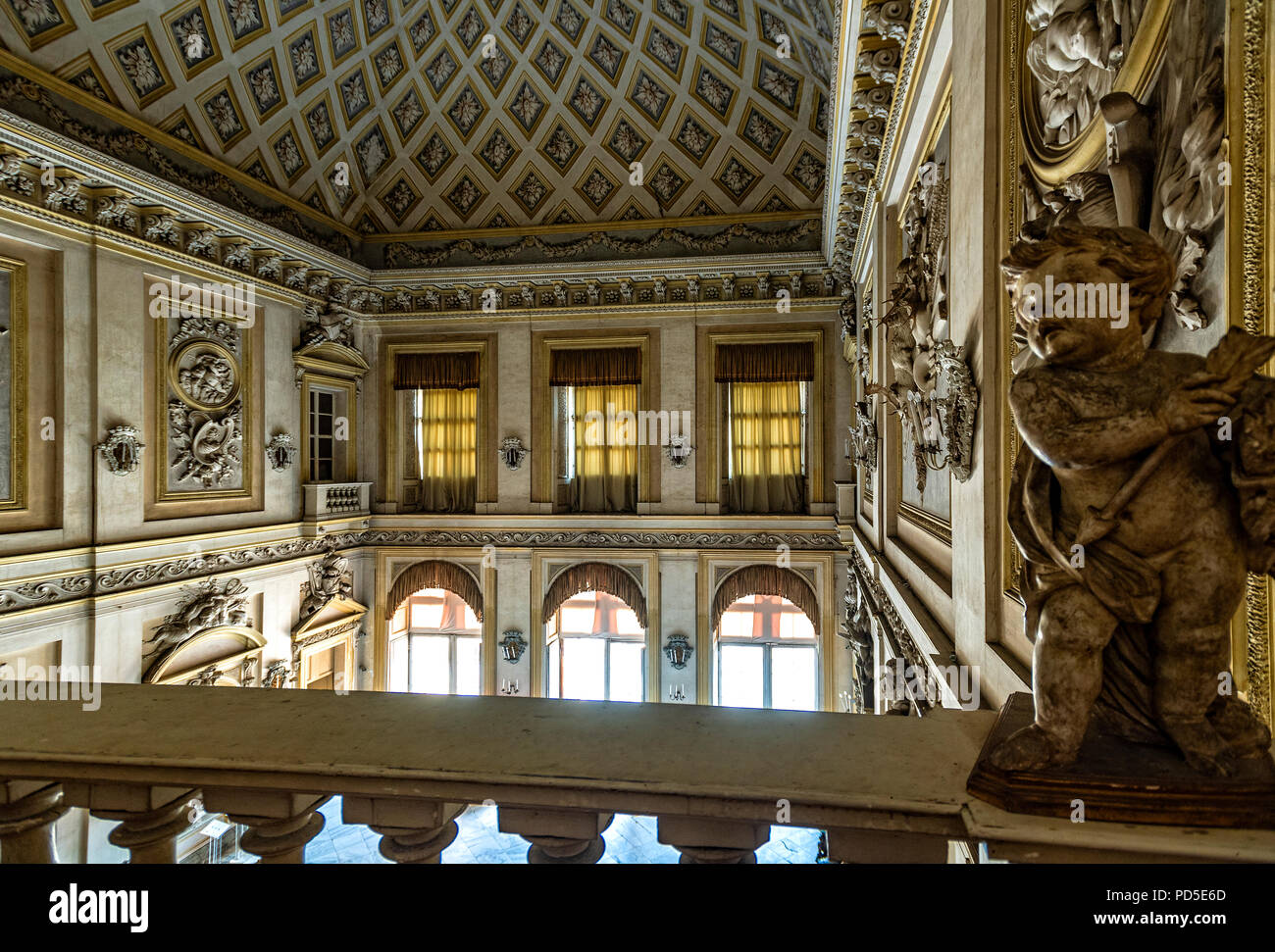 Italia Piemonte Racconigi - Sabauda Residences - Castello - putto in balcone al secondo piano nobile del royal apartments Foto Stock