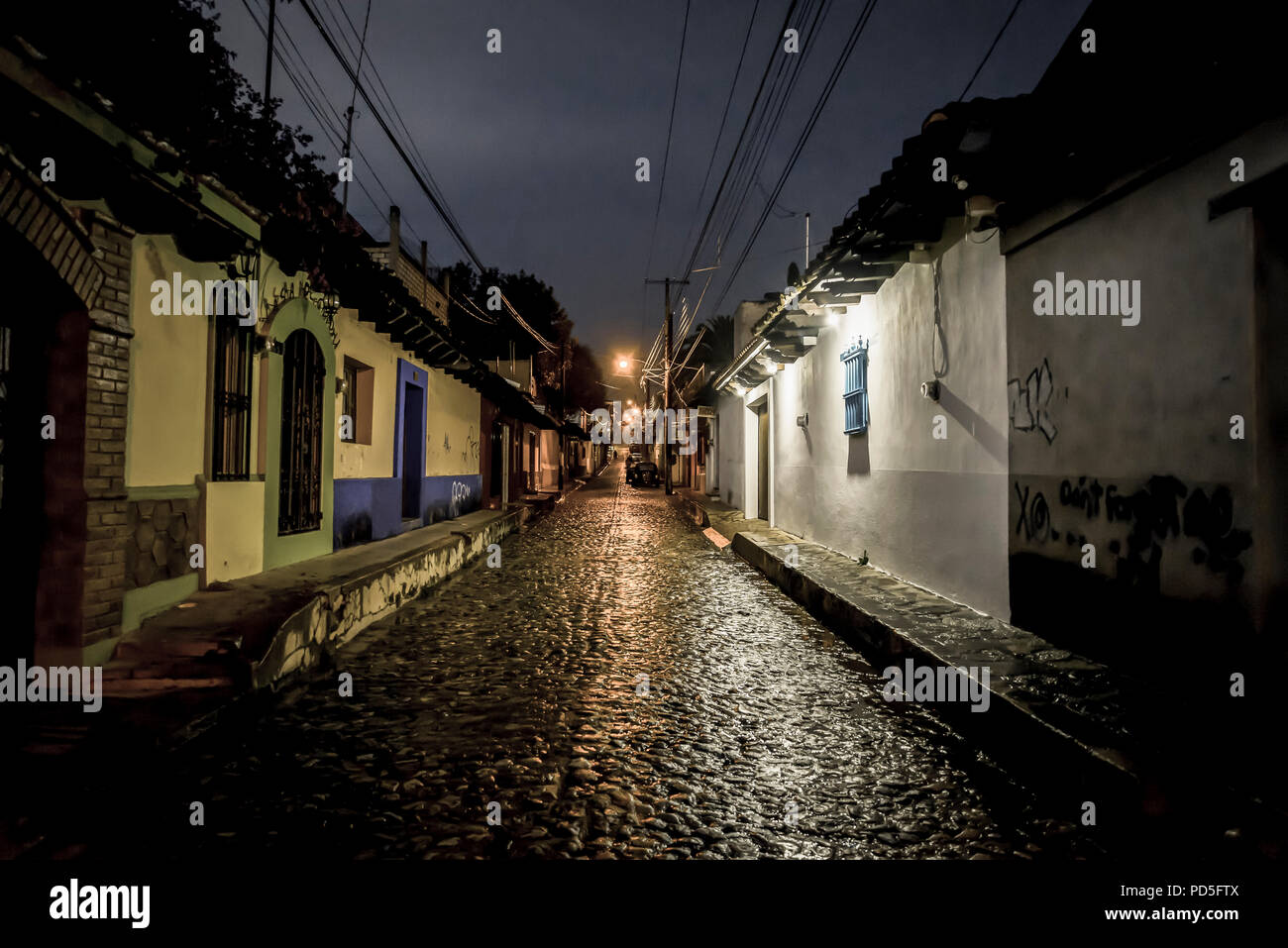Strada di notte, San Cristobal de las Casas, Chiapas, Messico Foto Stock