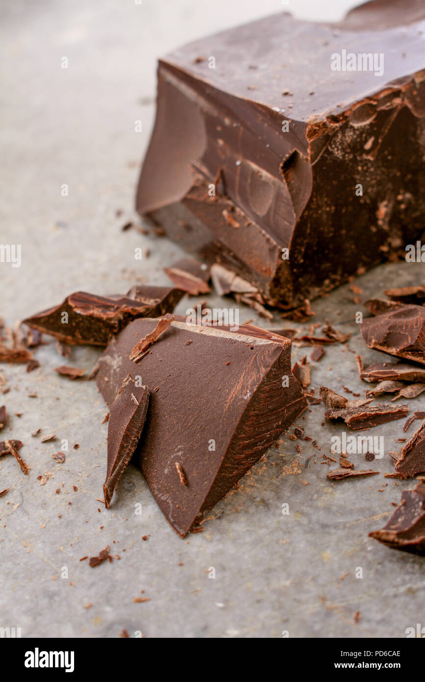 Allentati i pezzi di cioccolato Foto Stock