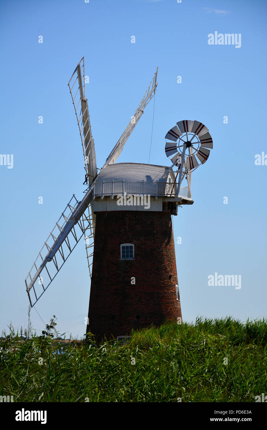 Vista del vento Horsey pompa, Costa di Norfolk, Regno Unito Foto Stock