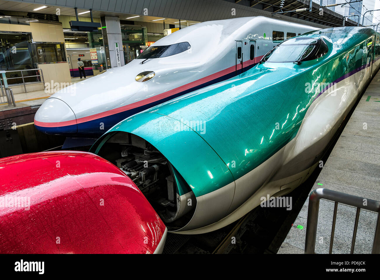 Giappone, isola di Honshu, Kanto, Tokyo, dalla stazione ferroviaria centrale di Tokyo, treno rapido, Shinkansen. Foto Stock