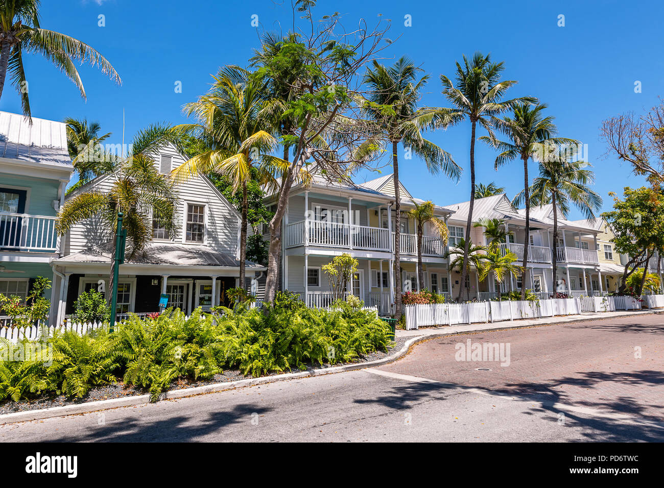 Architettura coloniale lungo la strada anteriore nella Truman allegato Foto Stock