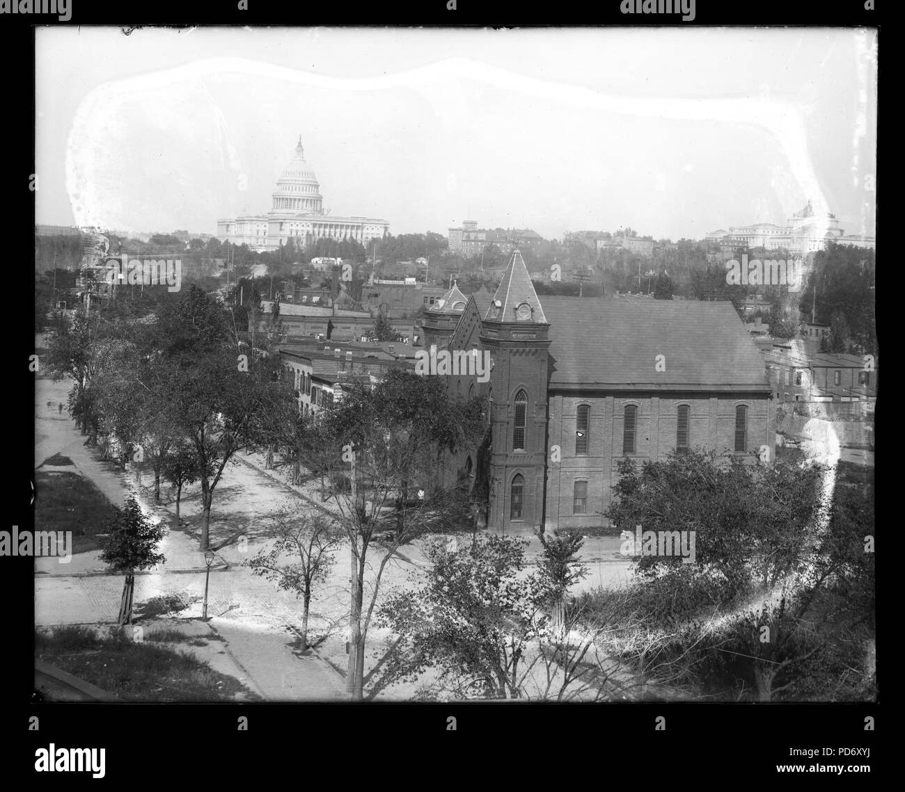 Una vista in elevazione del primo & H strade, S.W., vicino a Delaware Avenue, guardando a Nord a N.E. da Randall scuola, mostrando la Virginia Avenue Baptist Church in primo piano gli Stati Uniti Foto Stock