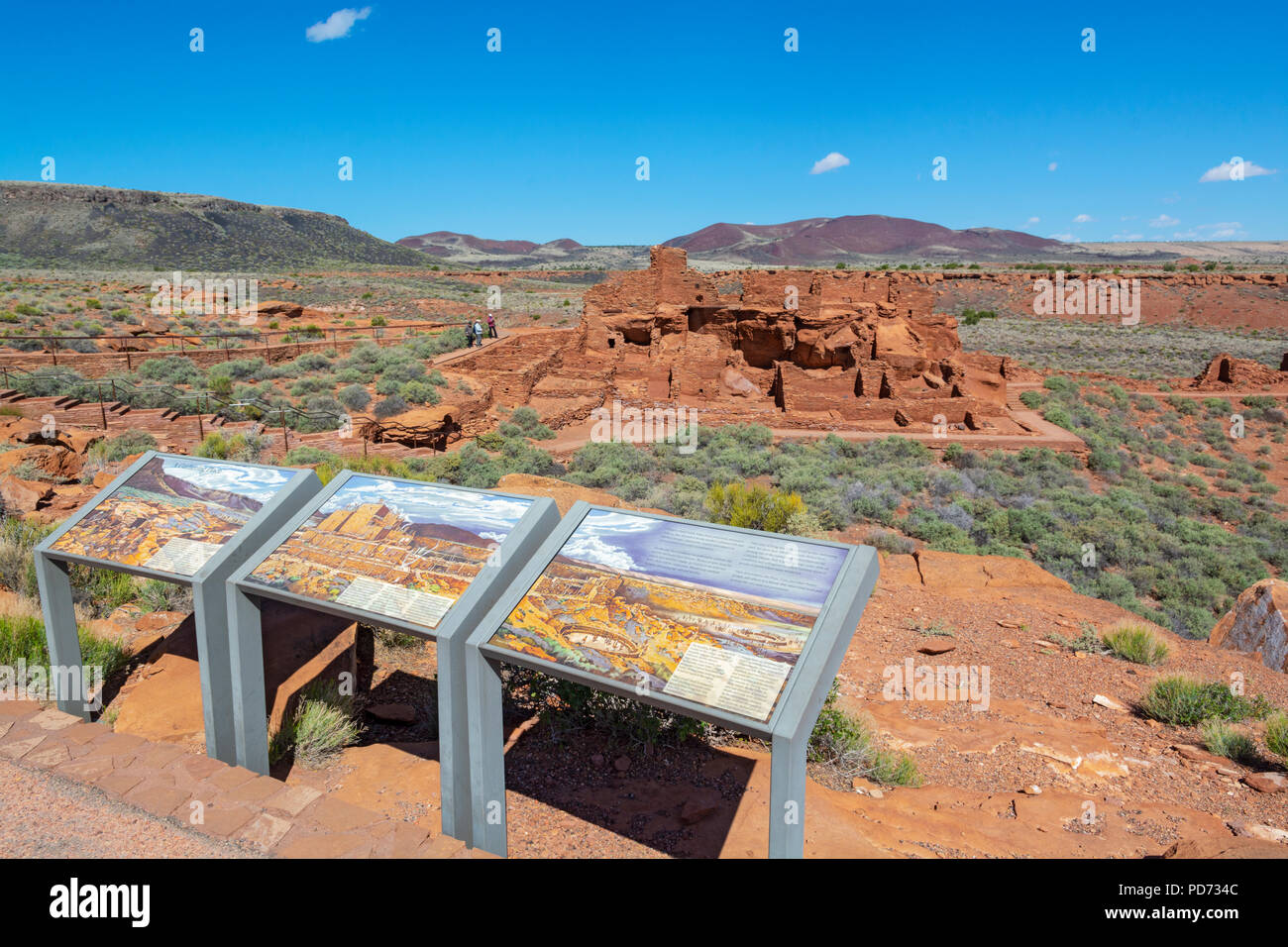 In Arizona, Wupatki National Monument, Wupatki Pueblo, informazioni interpretative segni Foto Stock