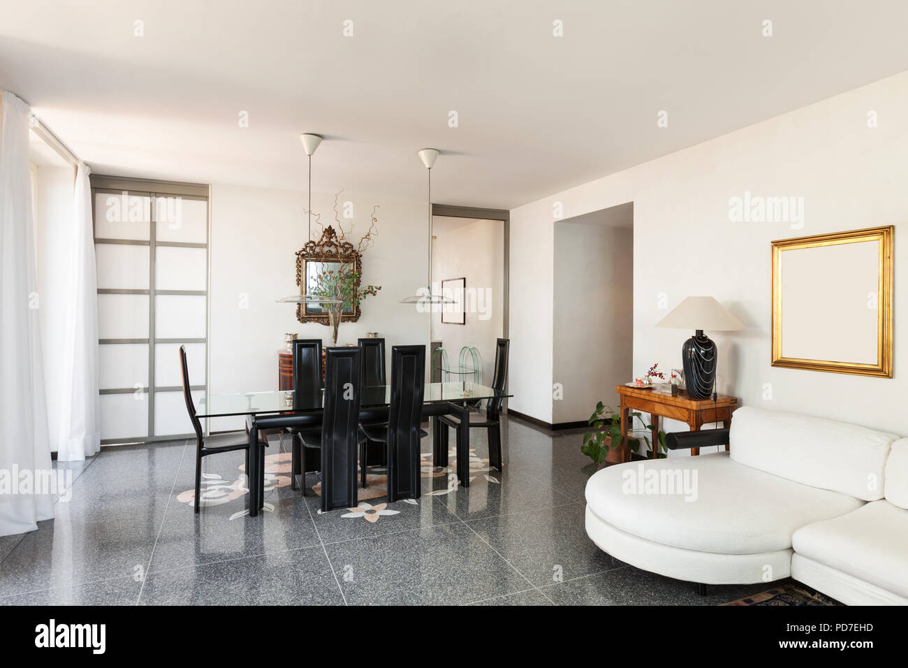 Interno, bel salotto di una casa Foto Stock