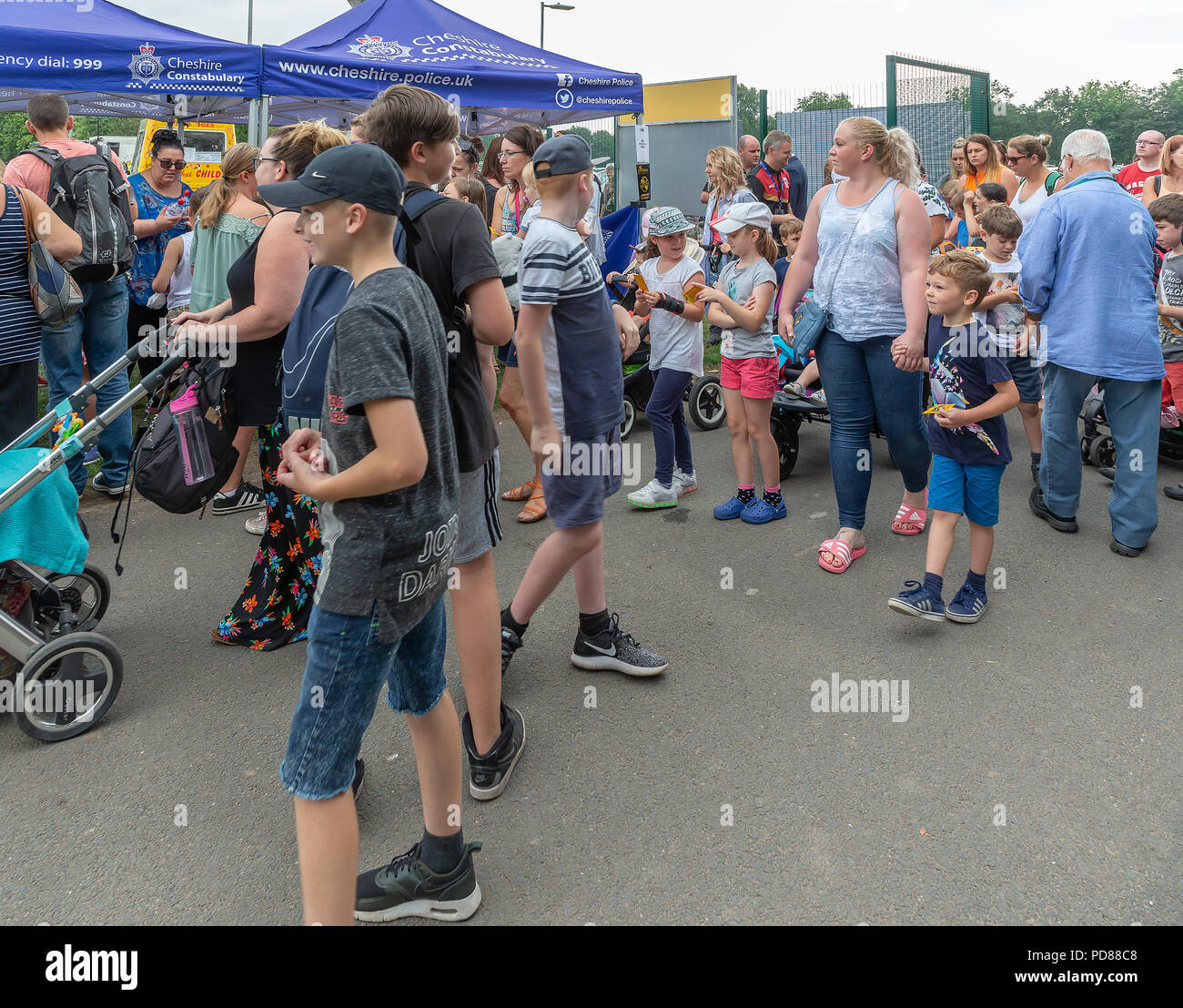 Warrington, Regno Unito. Il 7 agosto, 2018. Warrington, Regno Unito. 07 Agosto 2018 - Il primo giorno del Victoria Park l'esperienza. VPX è nel suo undicesimo anno e viene trattenuto in Victoria Park, Latchford, Warrington, Cheshire ogni anno. Ogni martedì di agosto apre le porte a una vasta gamma di intrattenimenti per bambini che è tutto gratis Credito: John Hopkins/Alamy Live News Credito: John Hopkins/Alamy Live News Foto Stock