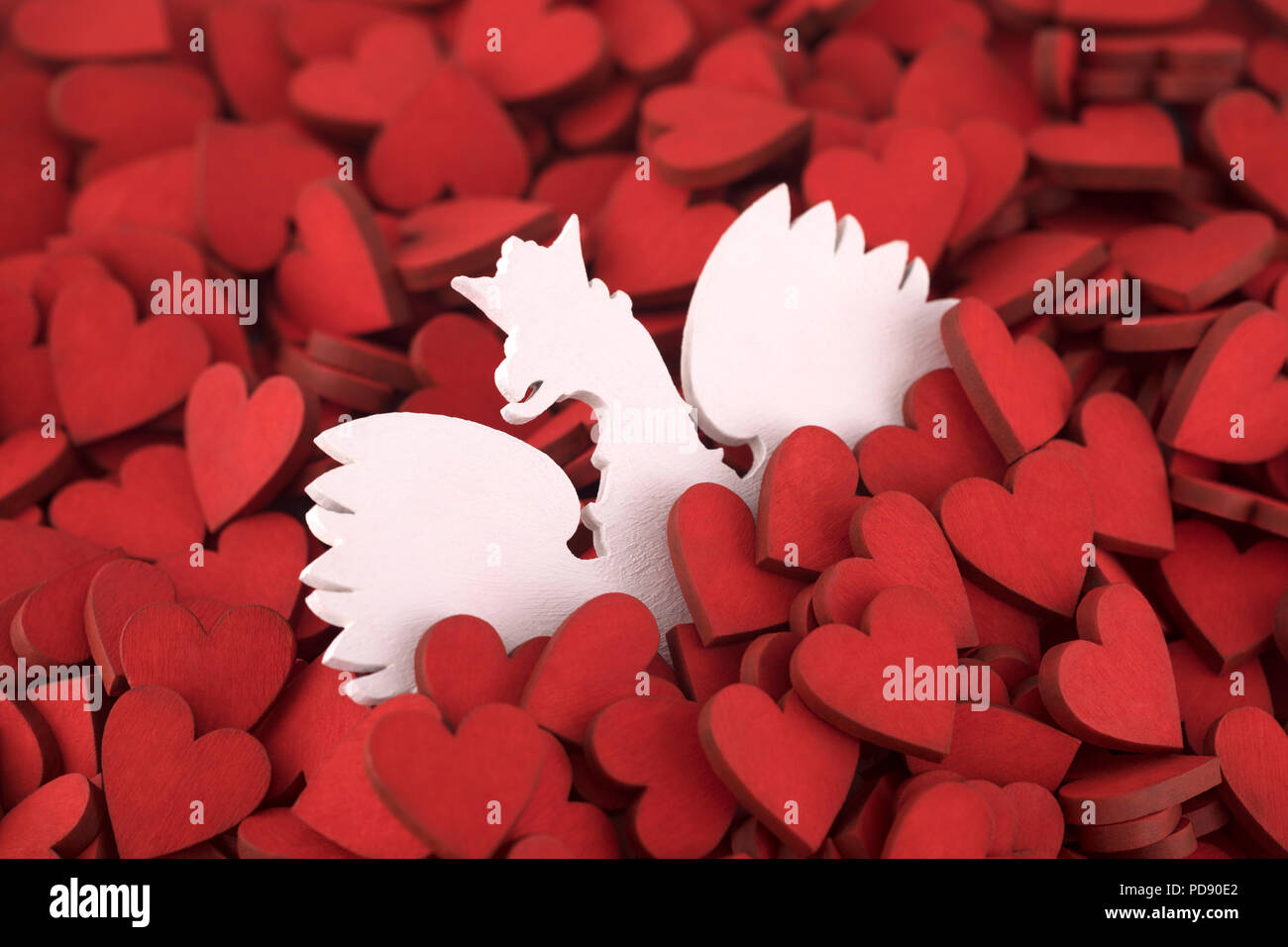 Il polacco stemma su molti cuori rossi Foto Stock