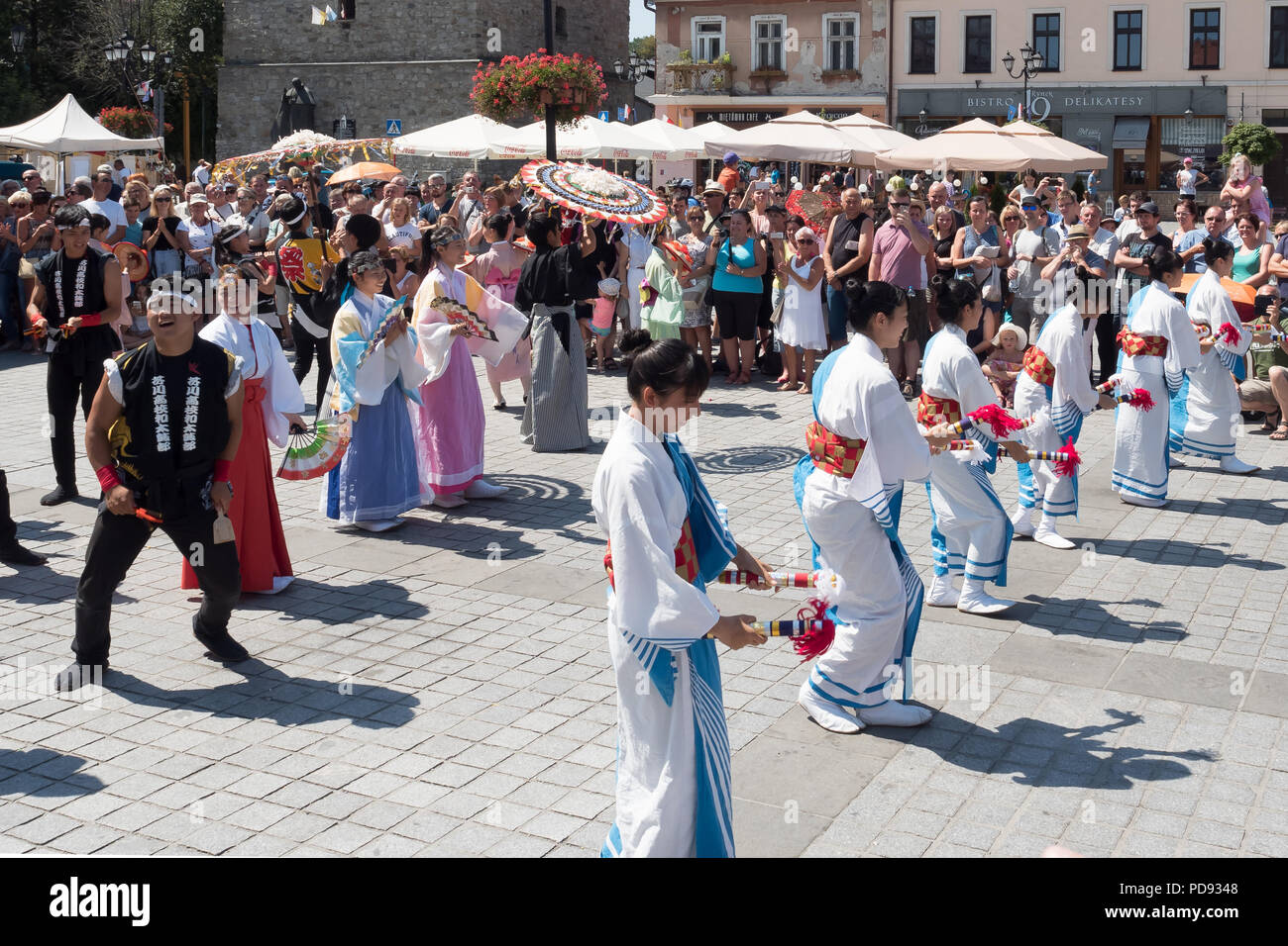 Il cinquantacinquesimo Beskidy Montanari " Settimana della Cultura 29.07- 06.08.2018 .sfilano per le strade di Żywiec in Polonia 04.08.2018 -Club TAIKO dal Giappone Foto Stock