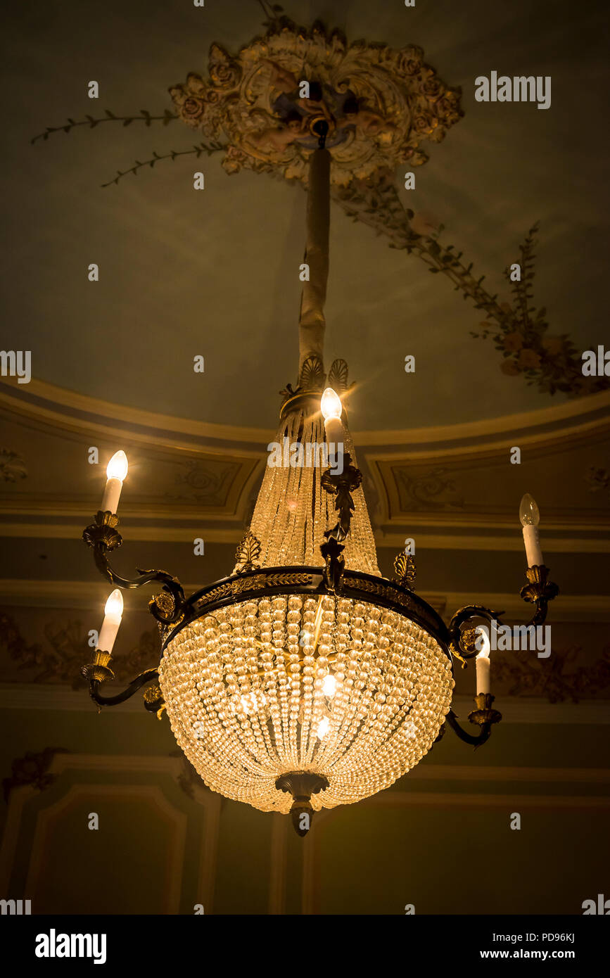 Il museo Amparo, xix secolo lampadario interiore, Puebla, città in Est-Messico centrale Foto Stock
