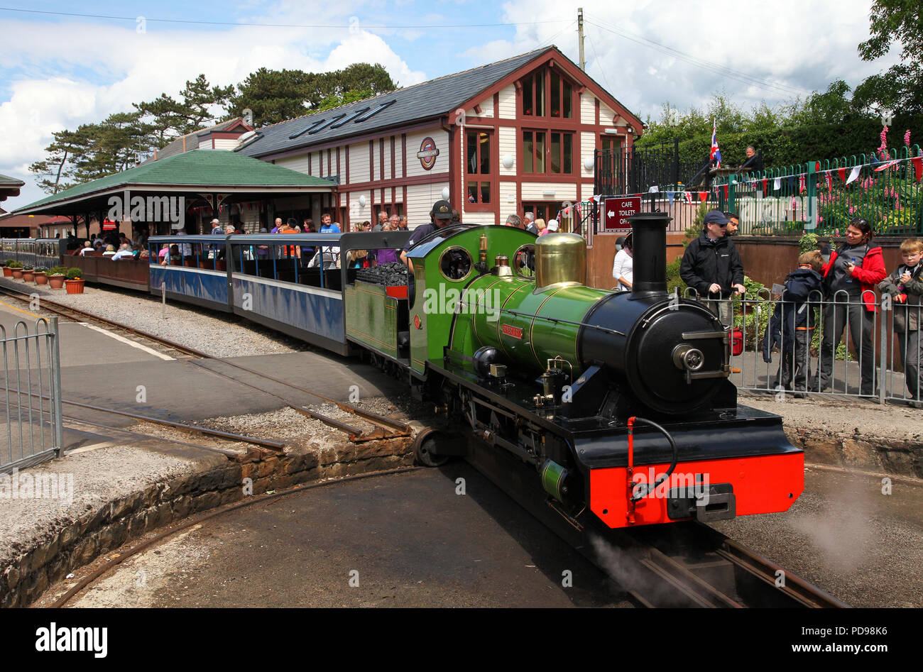 'Fiume Irt' arriva in Ravenglass su 22.6.12. Foto Stock