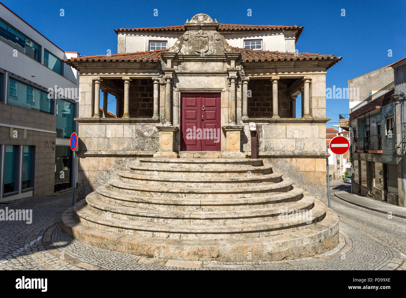 Resti della ex Britos Manor (Casa dos Britos), un edificio del XVII secolo in Sabugal, Portogallo Foto Stock