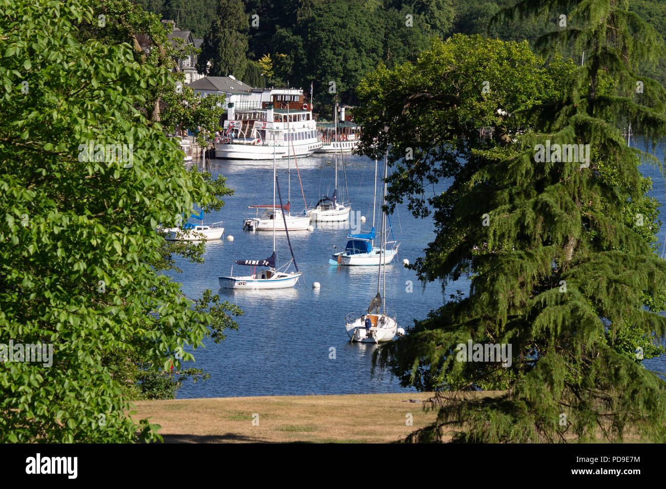 Barche sul lago Windermere nel Lake District, Inghilterra del Nord , REGNO UNITO Foto Stock