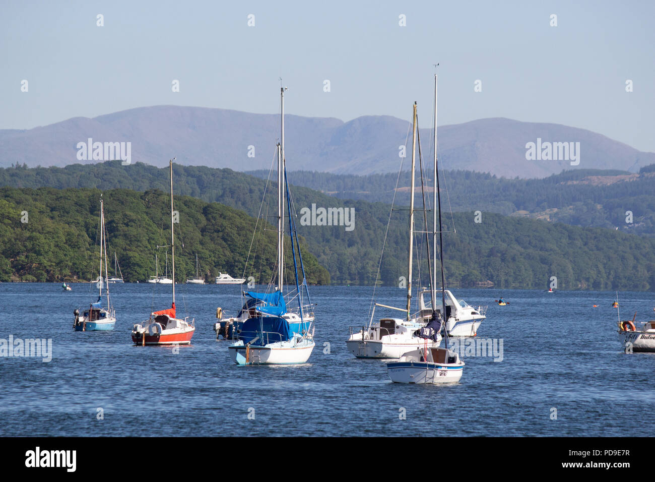 Barche sul lago Windermere nel Lake District, Inghilterra del Nord , REGNO UNITO Foto Stock