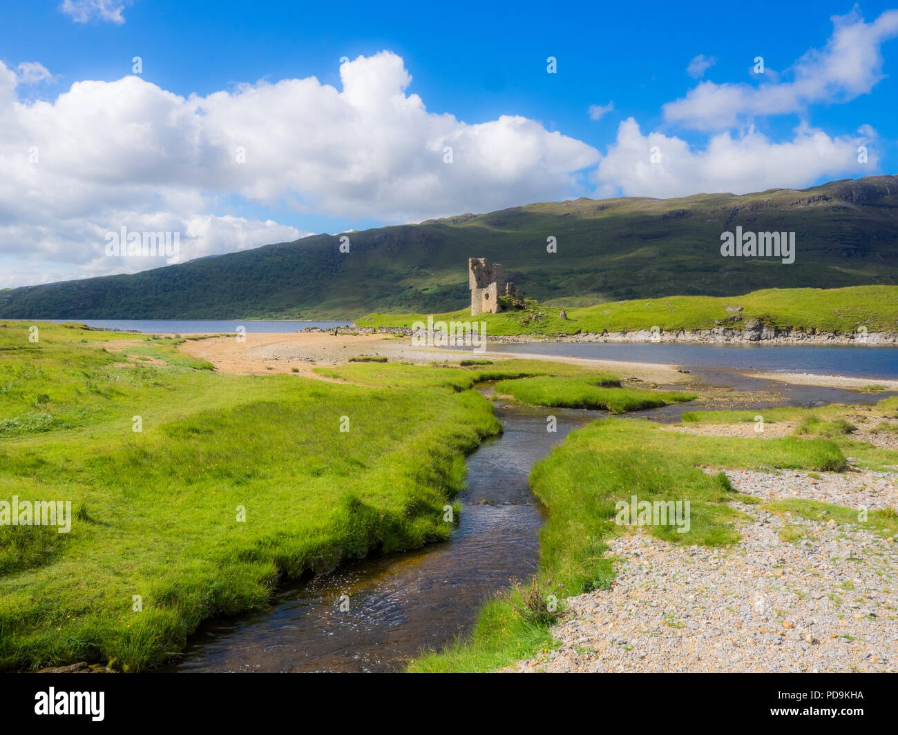 Ardvreck Castle e Loch Assynt, Scozia Foto Stock