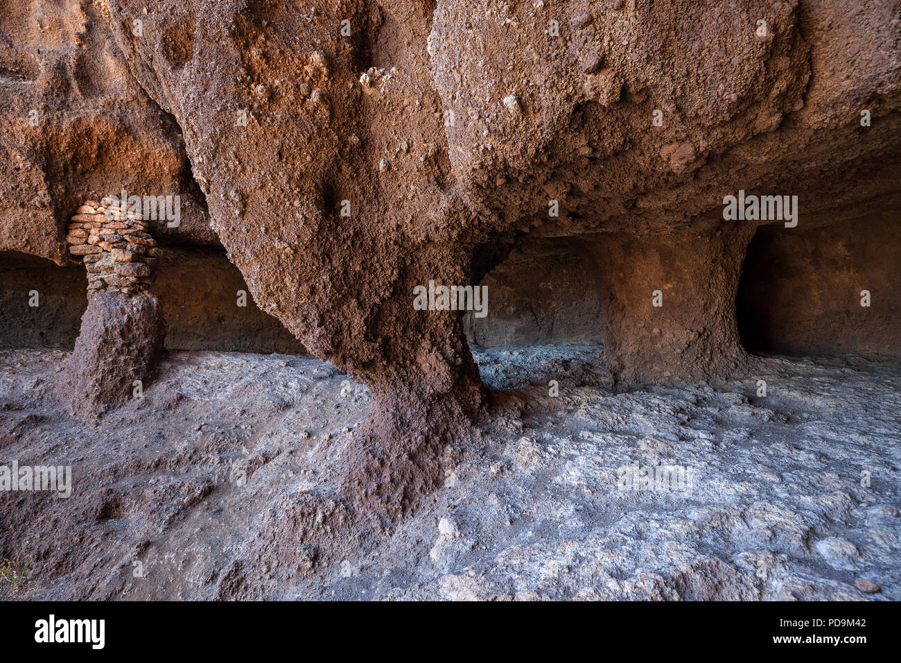 Grotte, Cuevas de Cuatro Puertas, storico luogo di incontro e di culto del sito della antica Canarians, tra Telde e Igenio Foto Stock