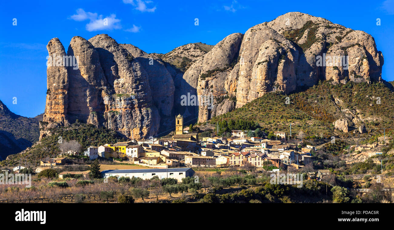 Rocce unica in Mallos de Aguero,vista panoramica,Spagna. Foto Stock