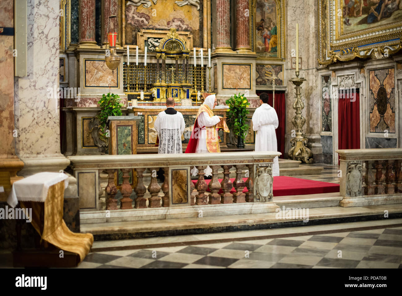 Roma - 7 Settembre 2017 - La celebrazione della Santa Messa vetus ordo, Messa in latino, nei giorni del pellegrinaggio Summorum pontificum decennale. Foto Stock