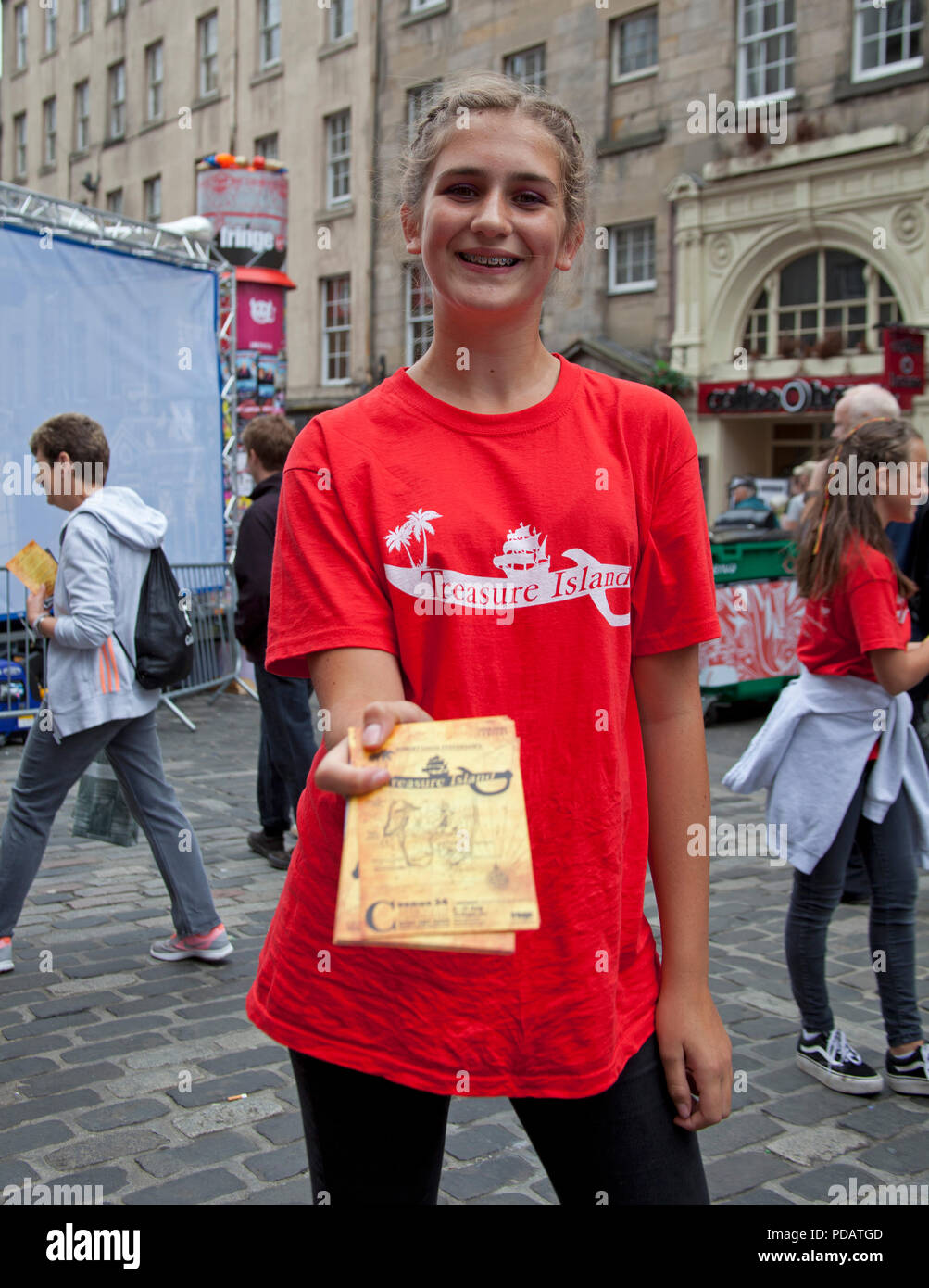Distribuendo volantini, Edinburgh Fringe Festival, Scotland, Regno Unito Foto Stock