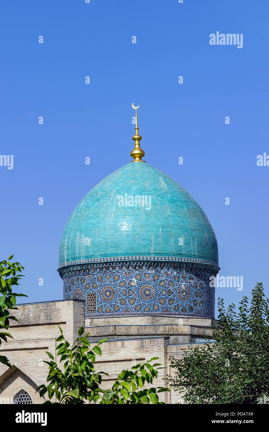 Cupola Khazrat-Imam close-up a Tashkent, Uzbekistan Foto Stock