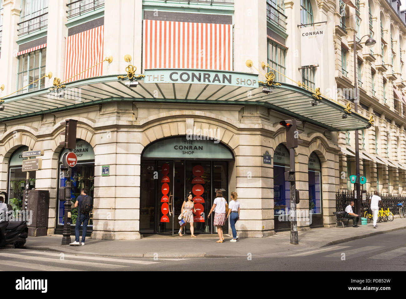 Shopping in Parigi Terence Conran - Il negozio Cornan per arredamento contemporaneo nel settimo arrondissement di Parigi, in Francia, in Europa. Foto Stock