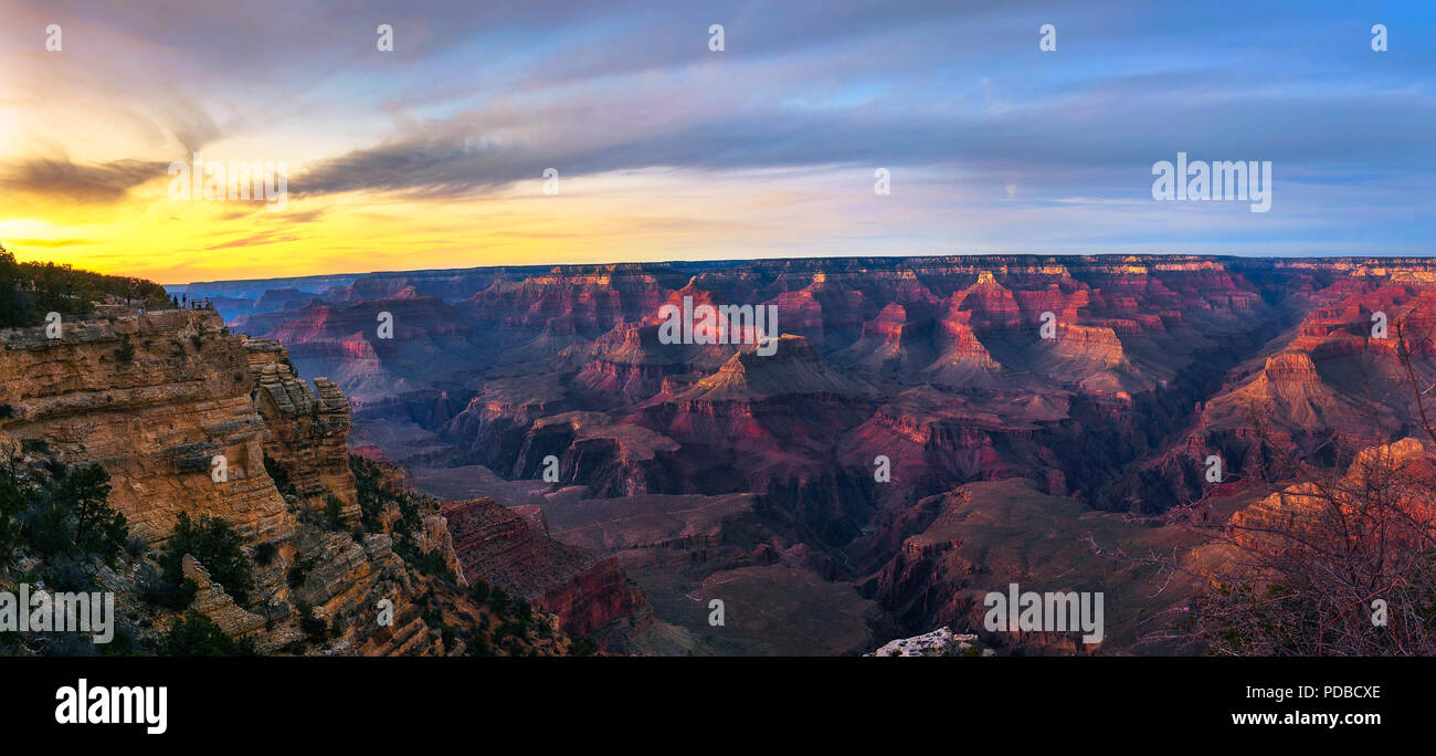 Il tramonto sopra bordo sud del Grand Canyon dal Mather Point Foto Stock