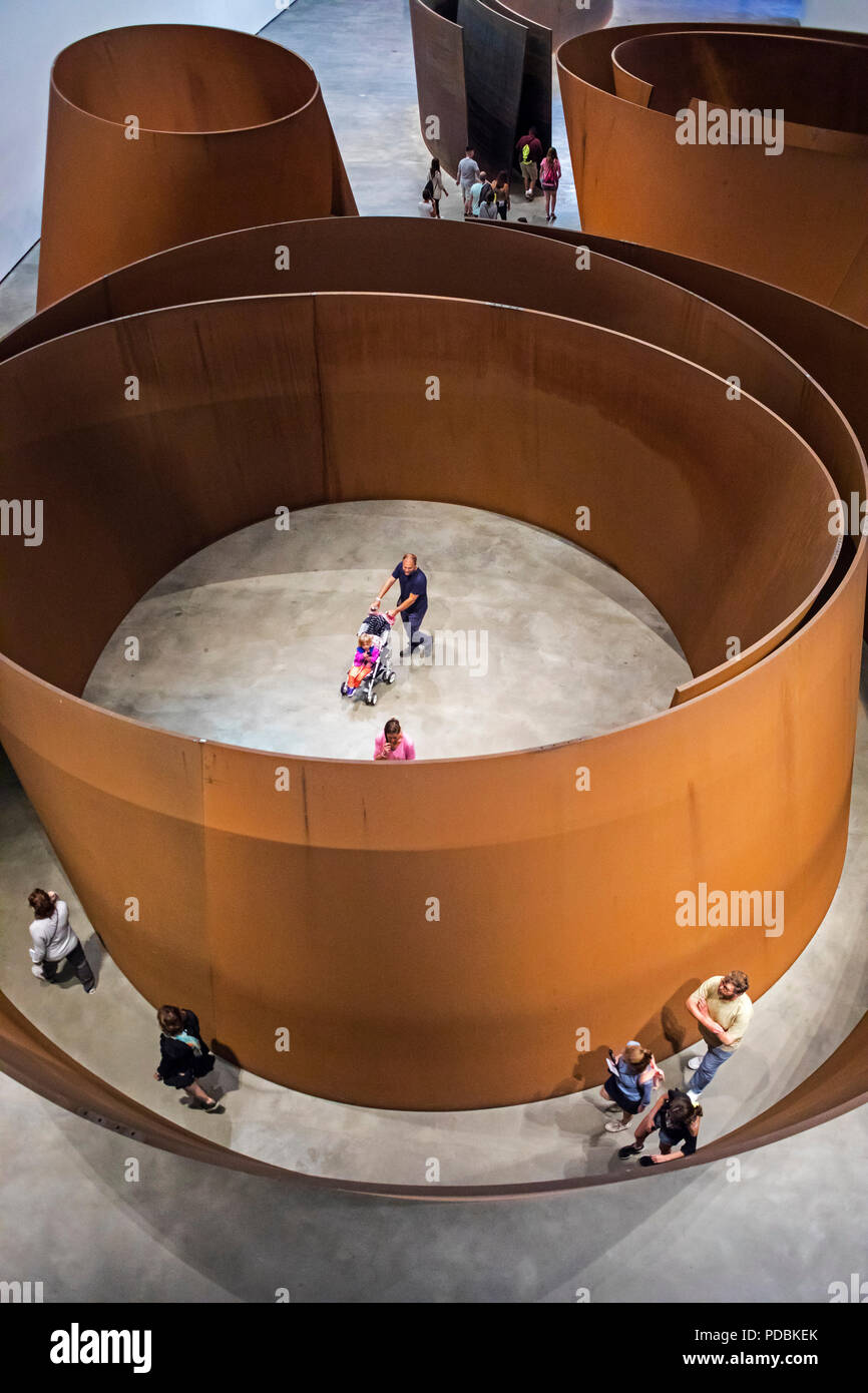 " La questione del tempo da Richard Serra, collezione museale, Museo Guggenheim, Bilbao, Spagna Foto Stock