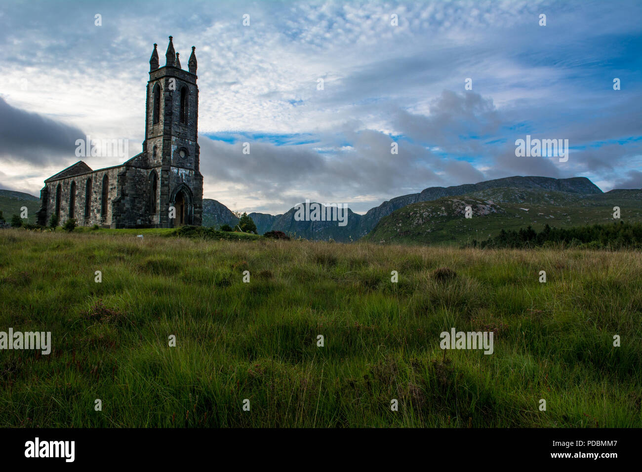 Diruta Chiesa Dunlewey Gweedore l'avvelenato Glen Donegal Irlanda Foto Stock