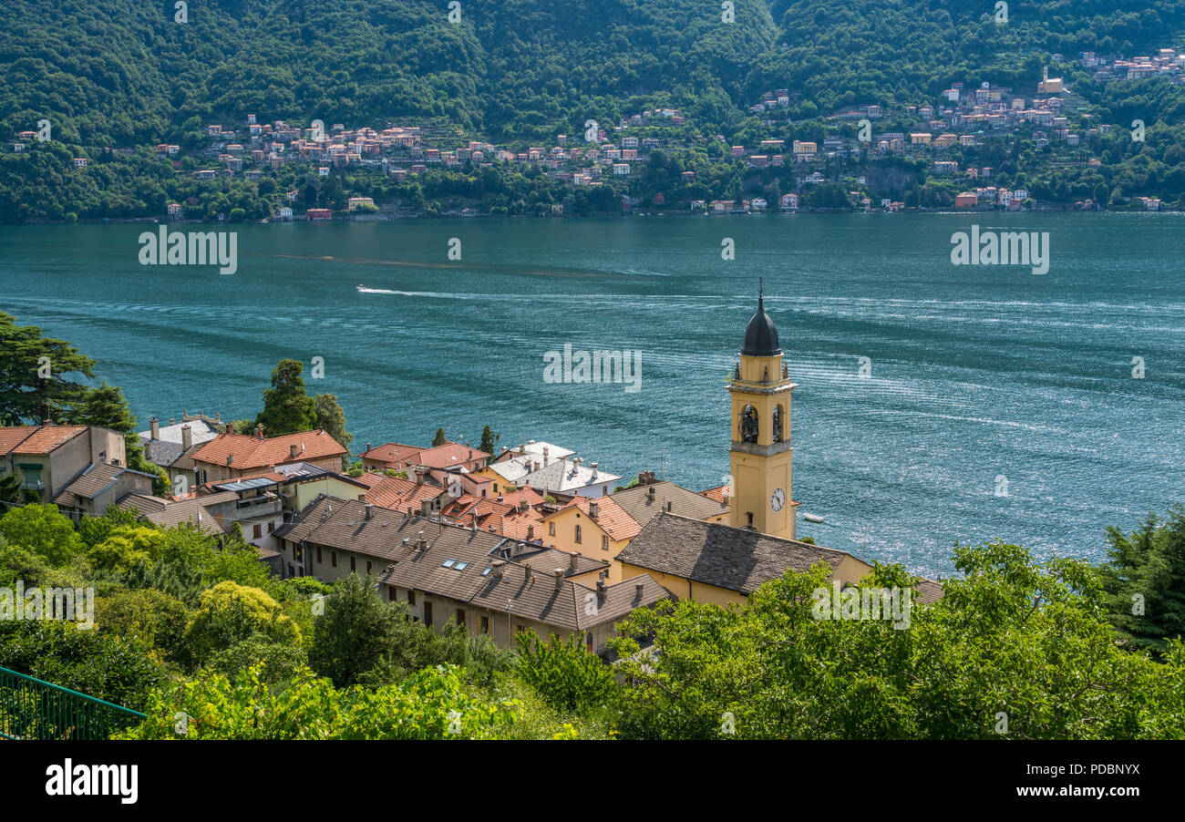 Vista panoramica a Laglio, Lago di Como, Lombardia, Italia. Foto Stock